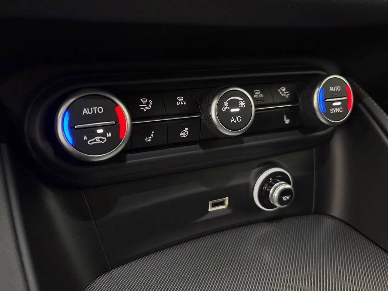 Alfa Romeo Stelvio 2023 — фото 14