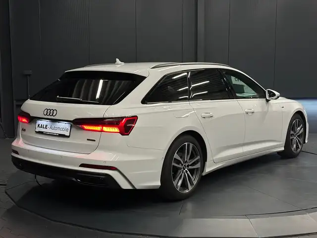 Audi A6 Avant view 5