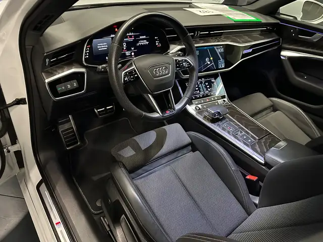 Audi A6 Avant view 15