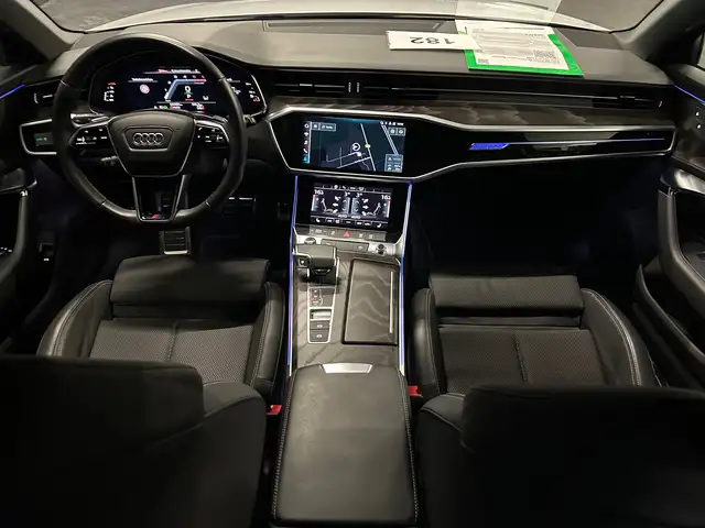 Audi A6 Avant view 12