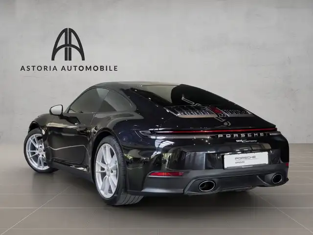 Porsche 992 view 7