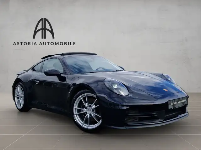 Porsche 992 view 3