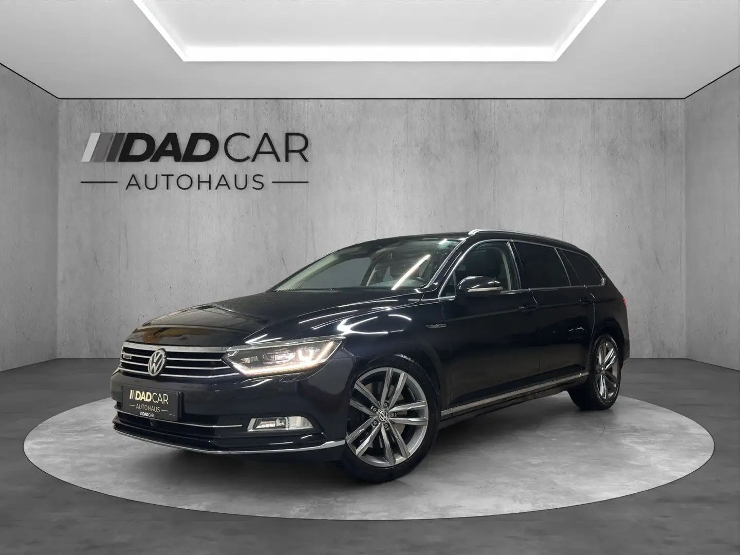 Volkswagen Passat Highline 4Motion *LED*DLA*PANO*ACC*CARPLA Noir - 1