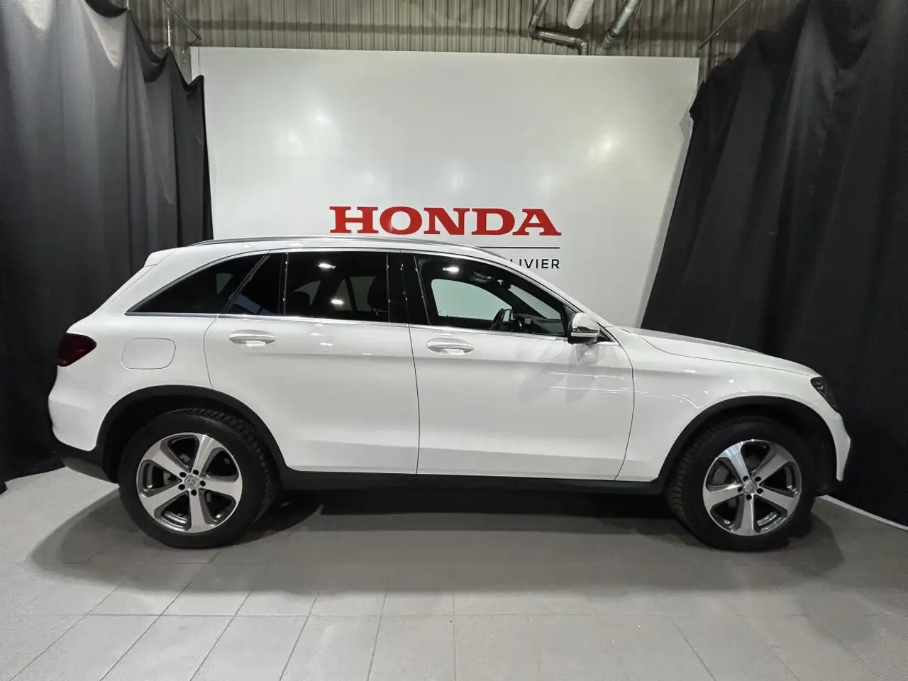 Mercedes-Benz GLC снимка Mercedes-Benz GLC