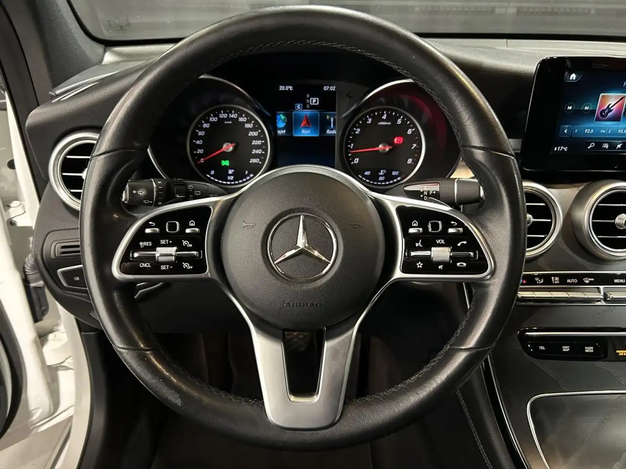 Mercedes-Benz GLC снимка Mercedes-Benz GLC