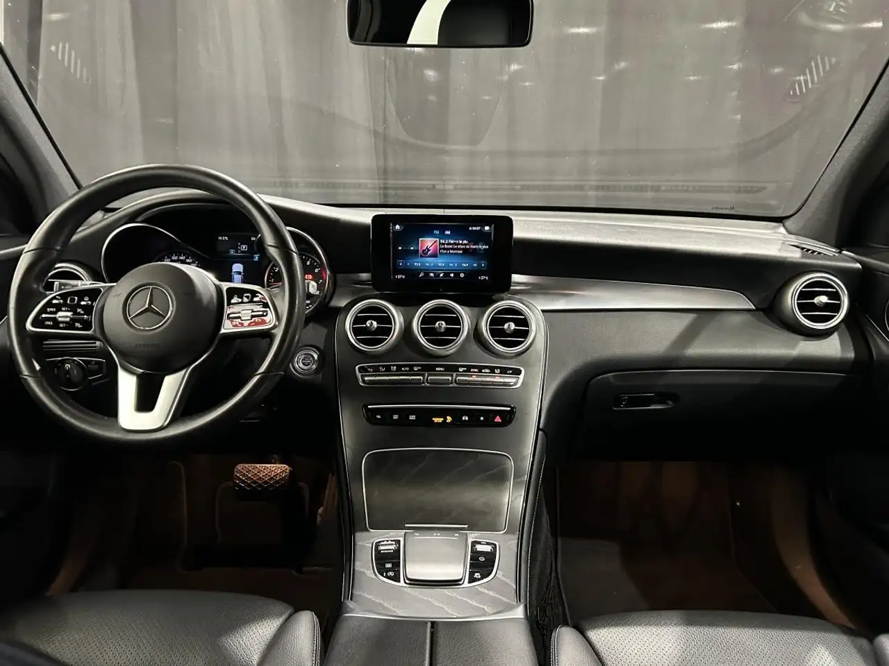 Mercedes-Benz GLC снимка Mercedes-Benz GLC