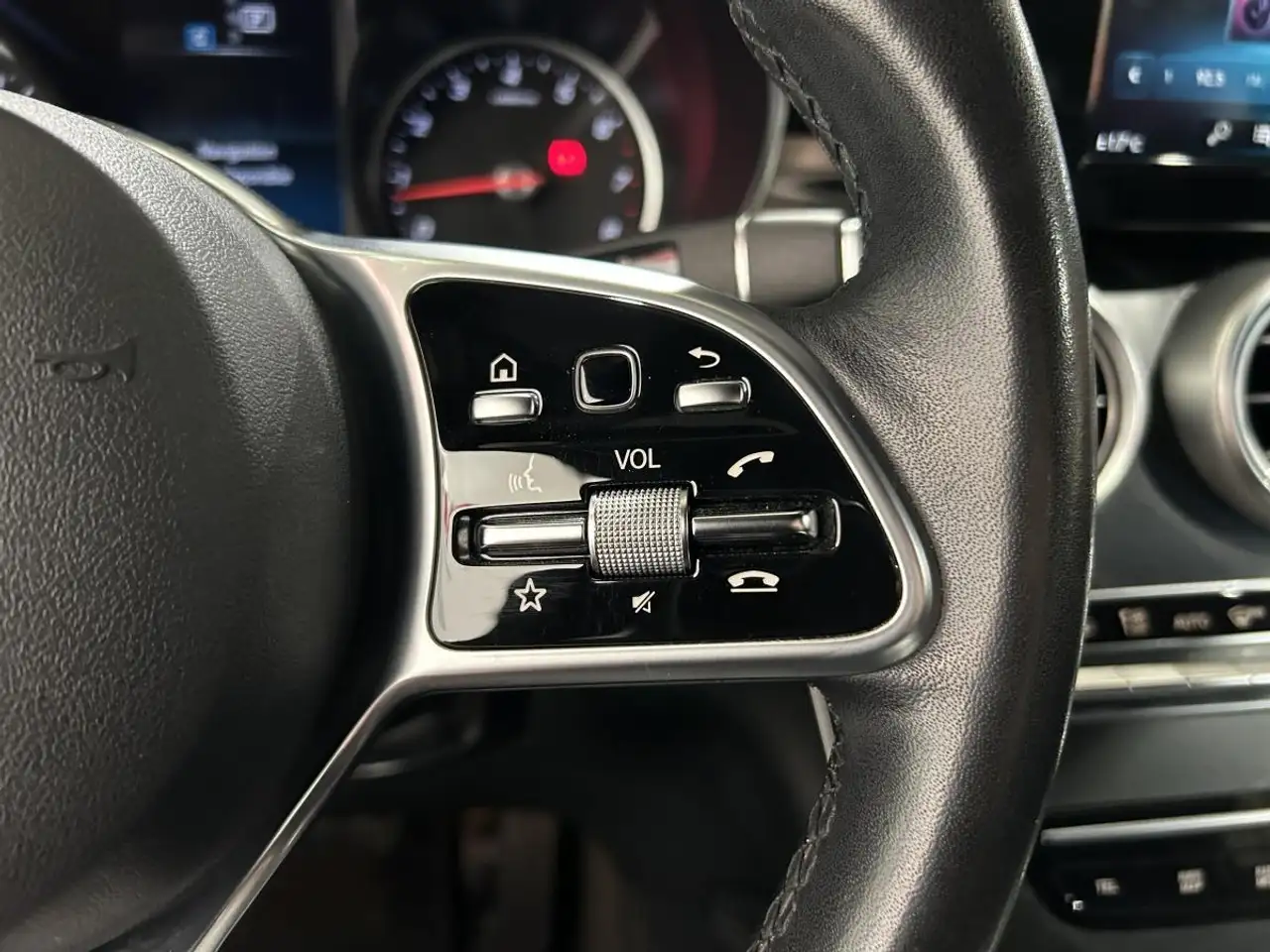 Mercedes-Benz GLC снимка Mercedes-Benz GLC