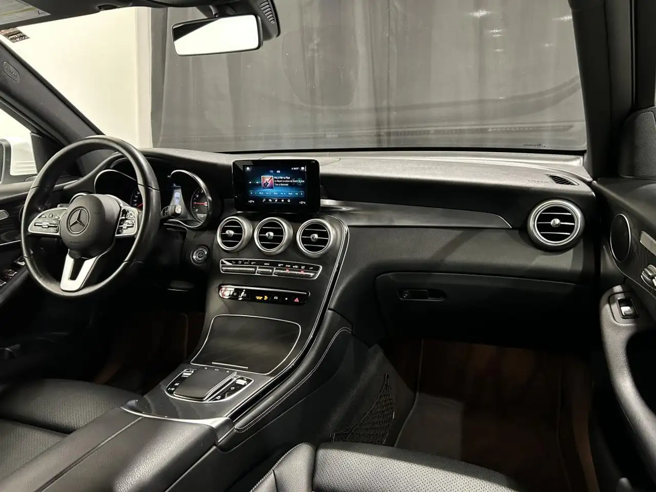 Mercedes-Benz GLC снимка Mercedes-Benz GLC