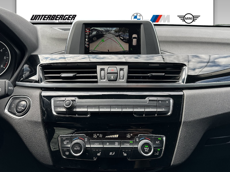 BMW X1 xDrive18d Sport Line // Sitzheizung // PDC vo + hi — photo 8
