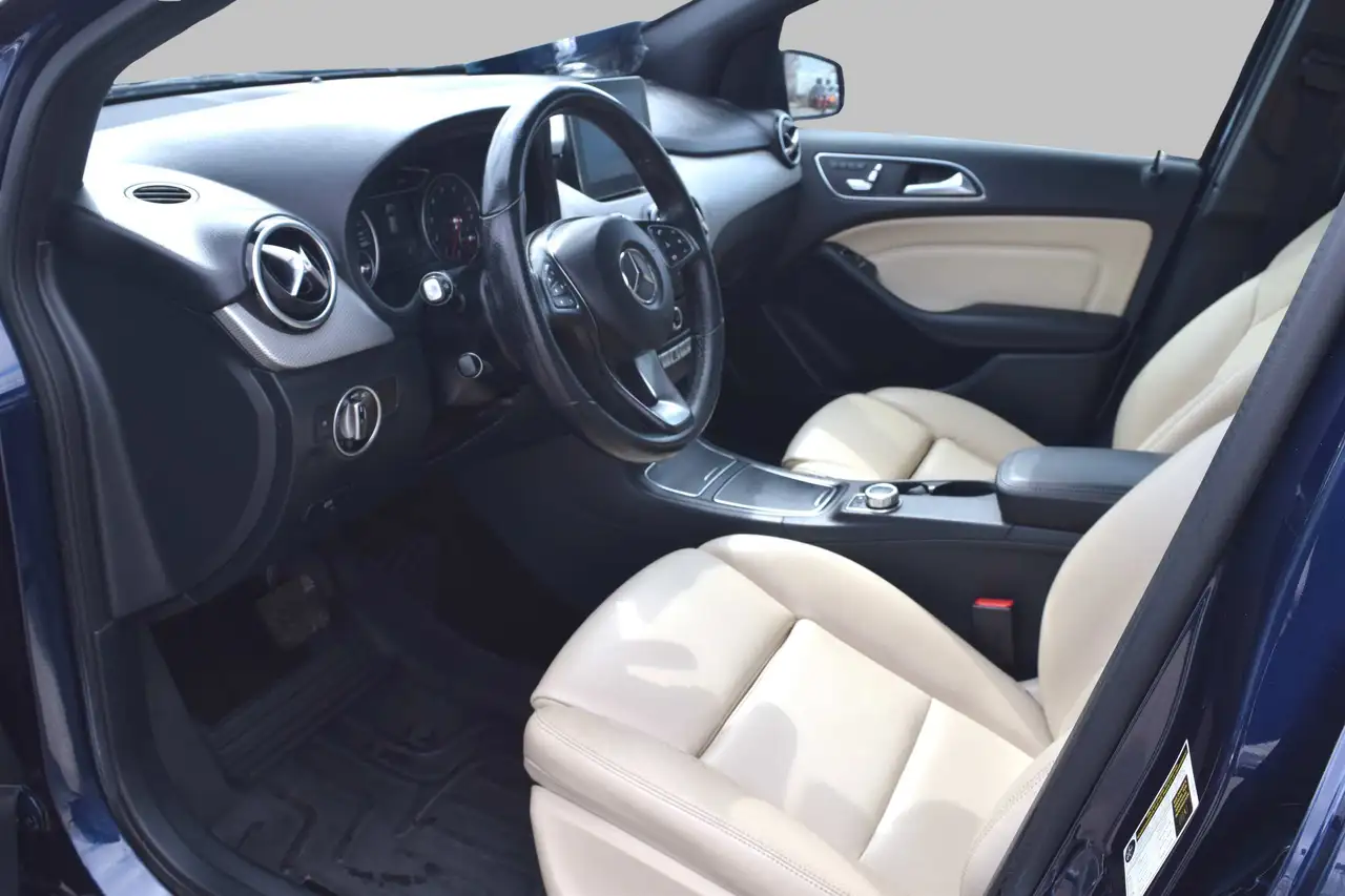 Mercedes-Benz B-Class снимка Mercedes-Benz B-Class