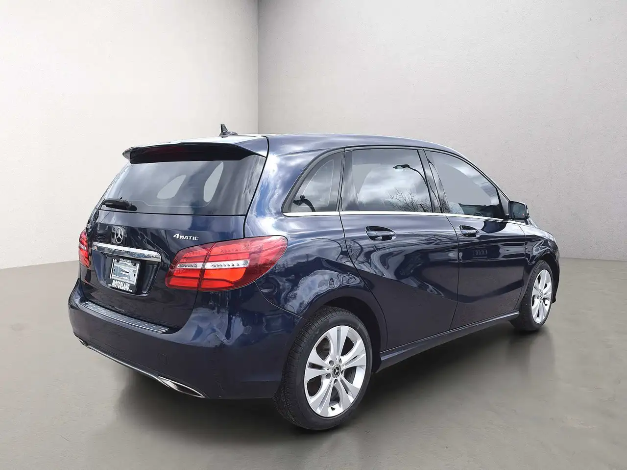 Mercedes-Benz B-Class снимка Mercedes-Benz B-Class