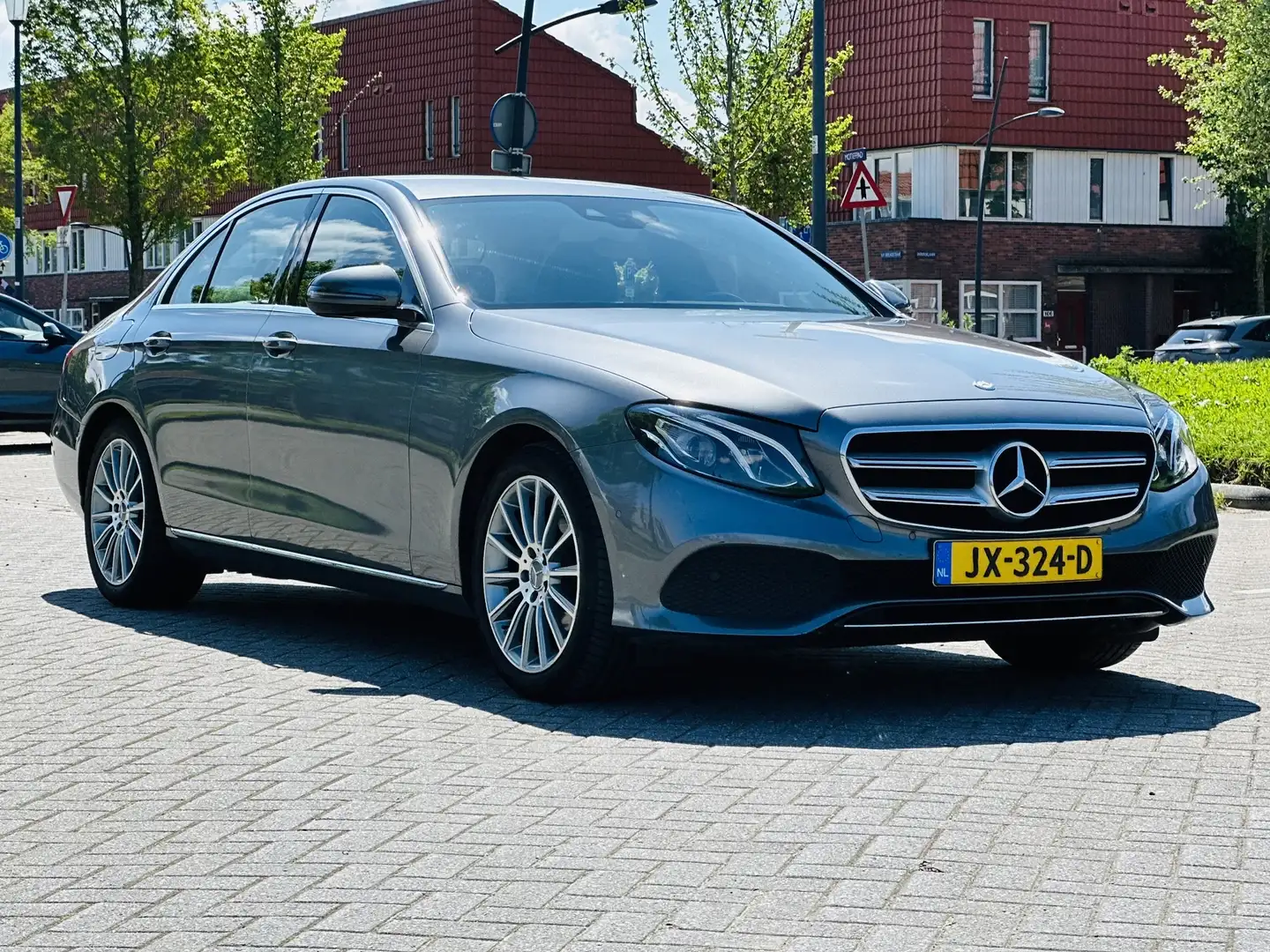 Mercedes-Benz E 220 Lease Edition Grijs - 2