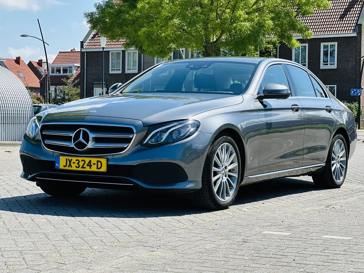 Mercedes-Benz E 220 Lease Edition Grijs - 1