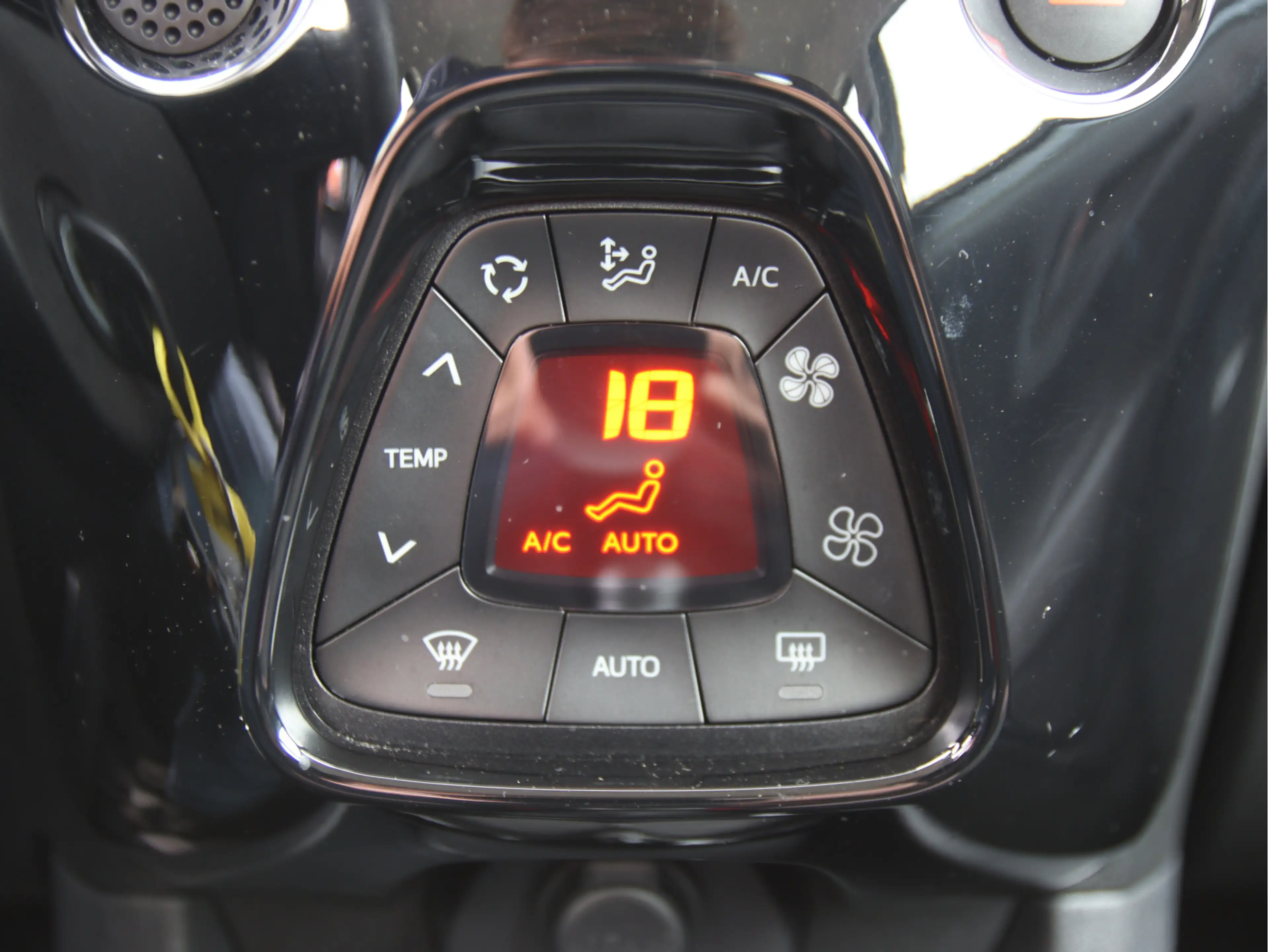 Citroen C1 1.0 VTi Shine Stoelvw, Camera, Carplay, DAB+ Herfs — photo 27