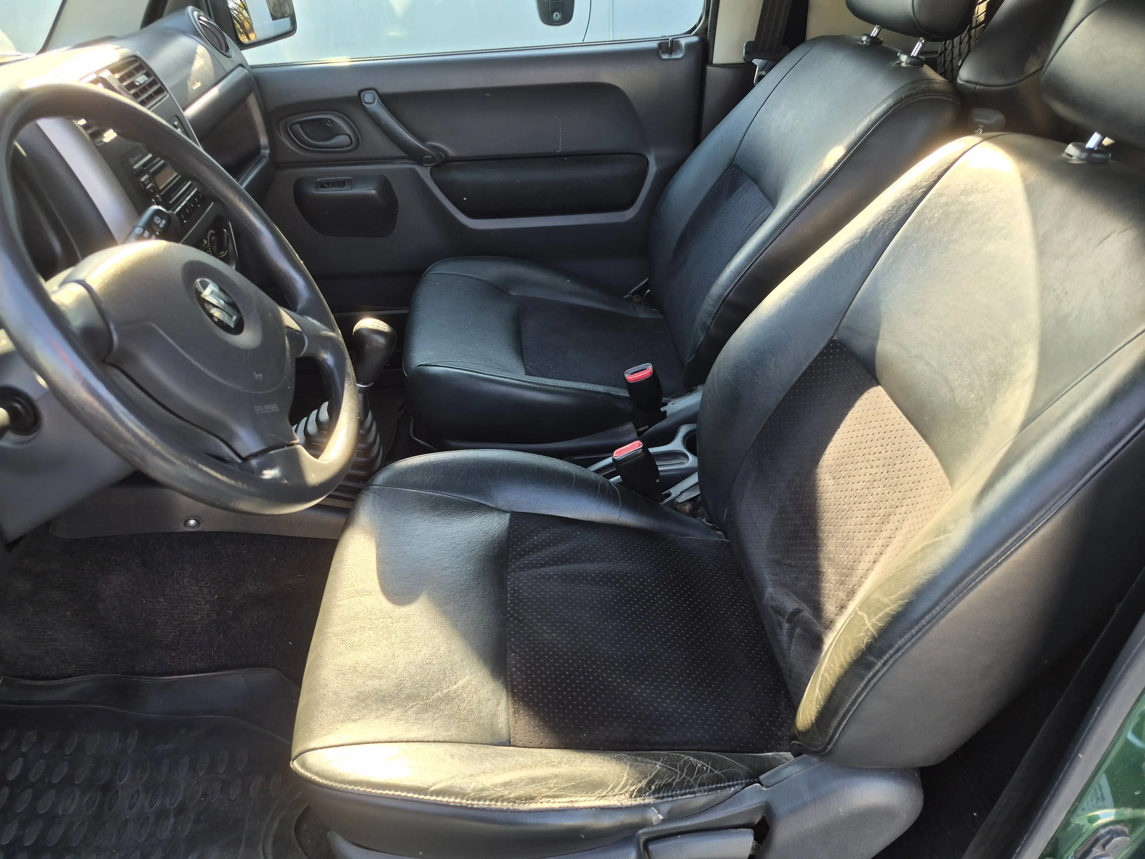 Suzuki Jimny Jimny Club 4x4/Klima/AHK/Tüv10.28 — photo 5