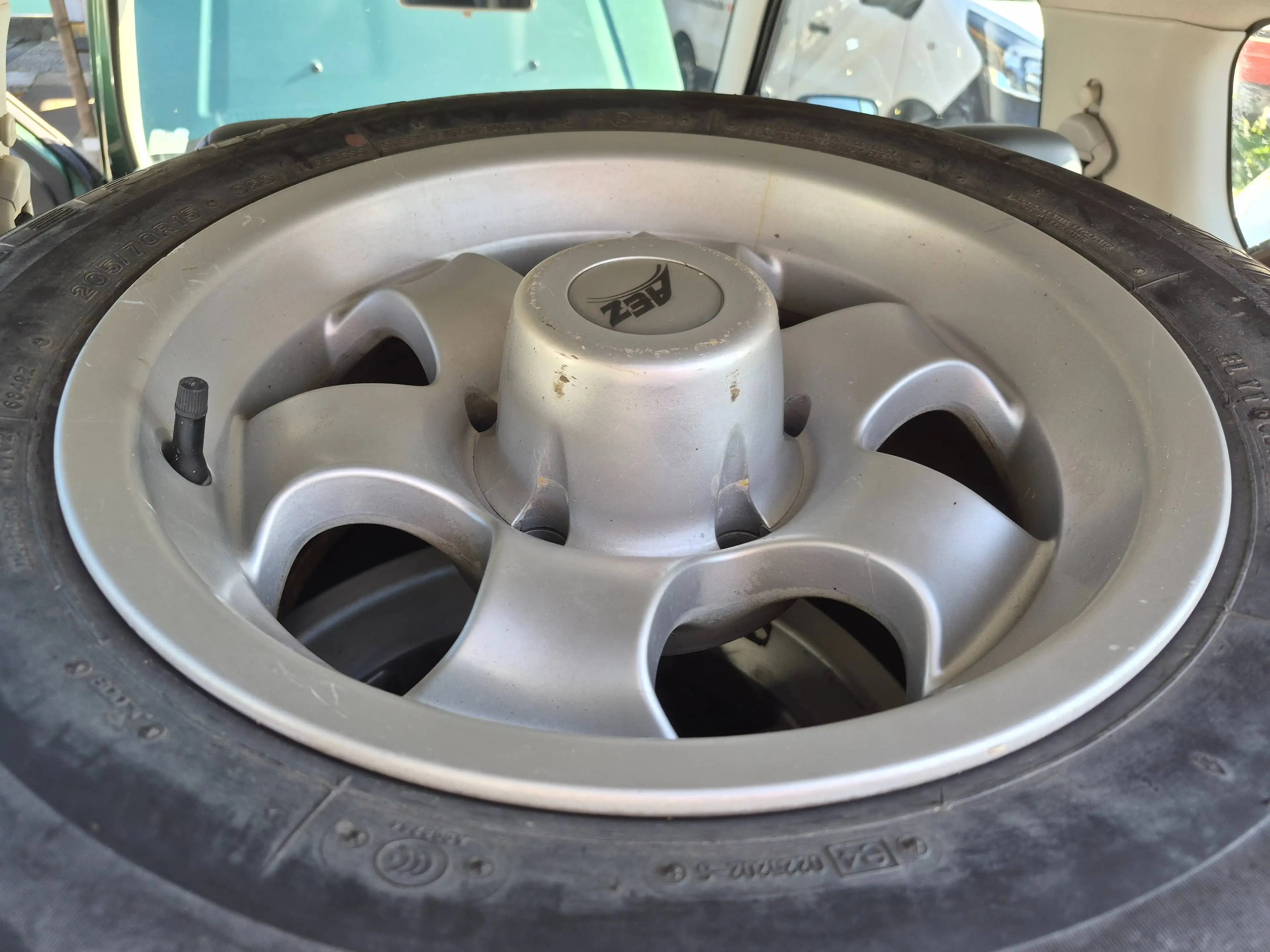Suzuki Jimny Jimny Club 4x4/Klima/AHK/Tüv10.28 — photo 12