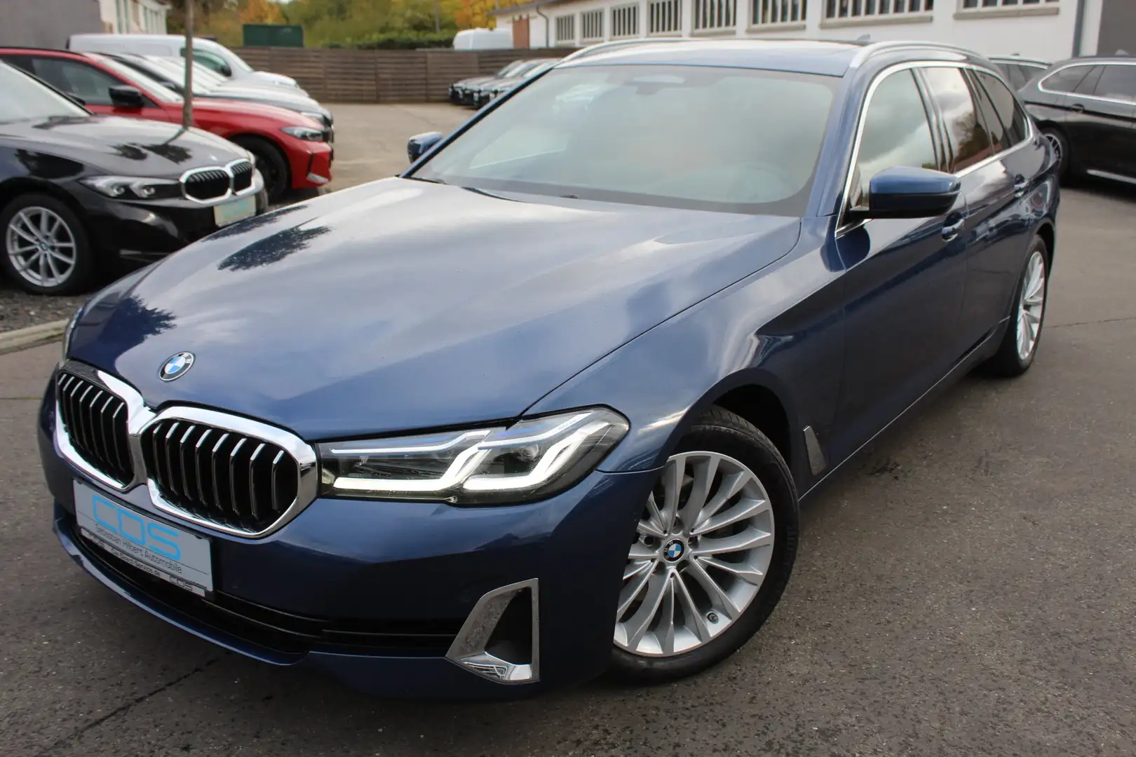 BMW 520 d Tour. xDrive Luxury Line+Komfortsitz+Standh.+HUD Blau - 2