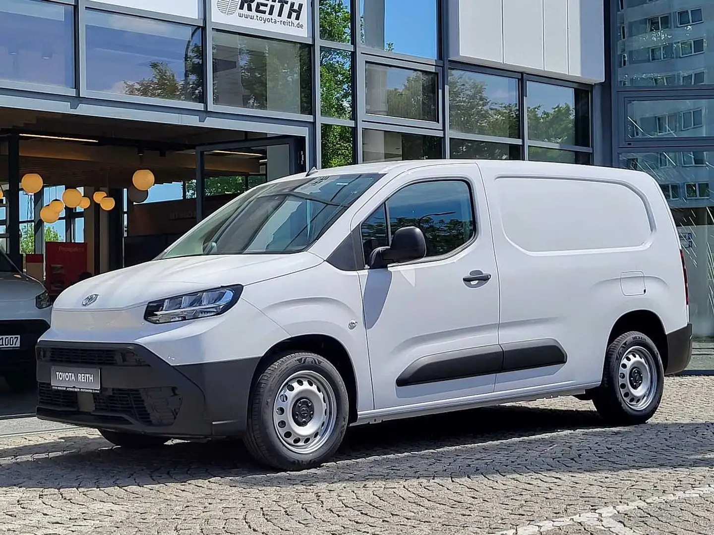 Toyota Proace City L2 1,5-l D-4D S&S Duty Weiß - 2