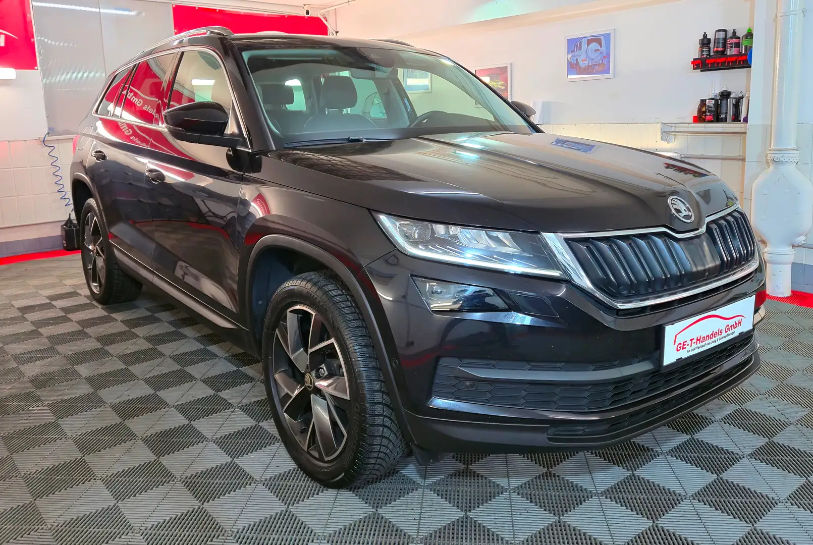 Skoda Kodiaq 1.5 TSI Sport DSG Leder LED Virtual Tacho Kamera Schwarz - 2