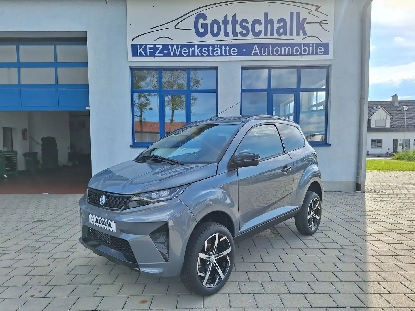 Aixam Crossover Premium *Kamera*Subwoofer*9"Tablet* Grau - 1