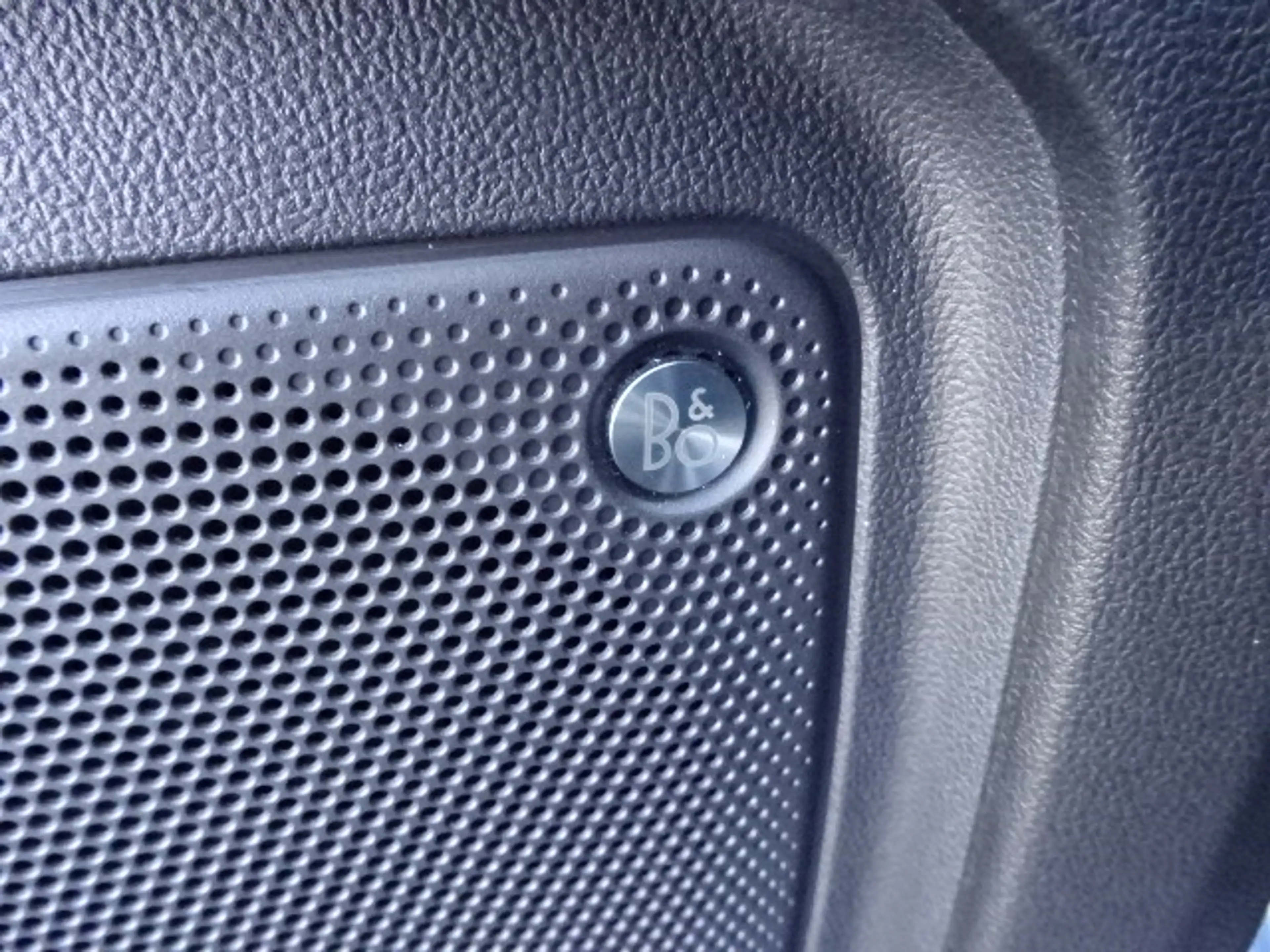 Ford Kuga 2.5 Plug-In Hybrid ST-Line X +HUD+AHK+LED+B&O — photo 12