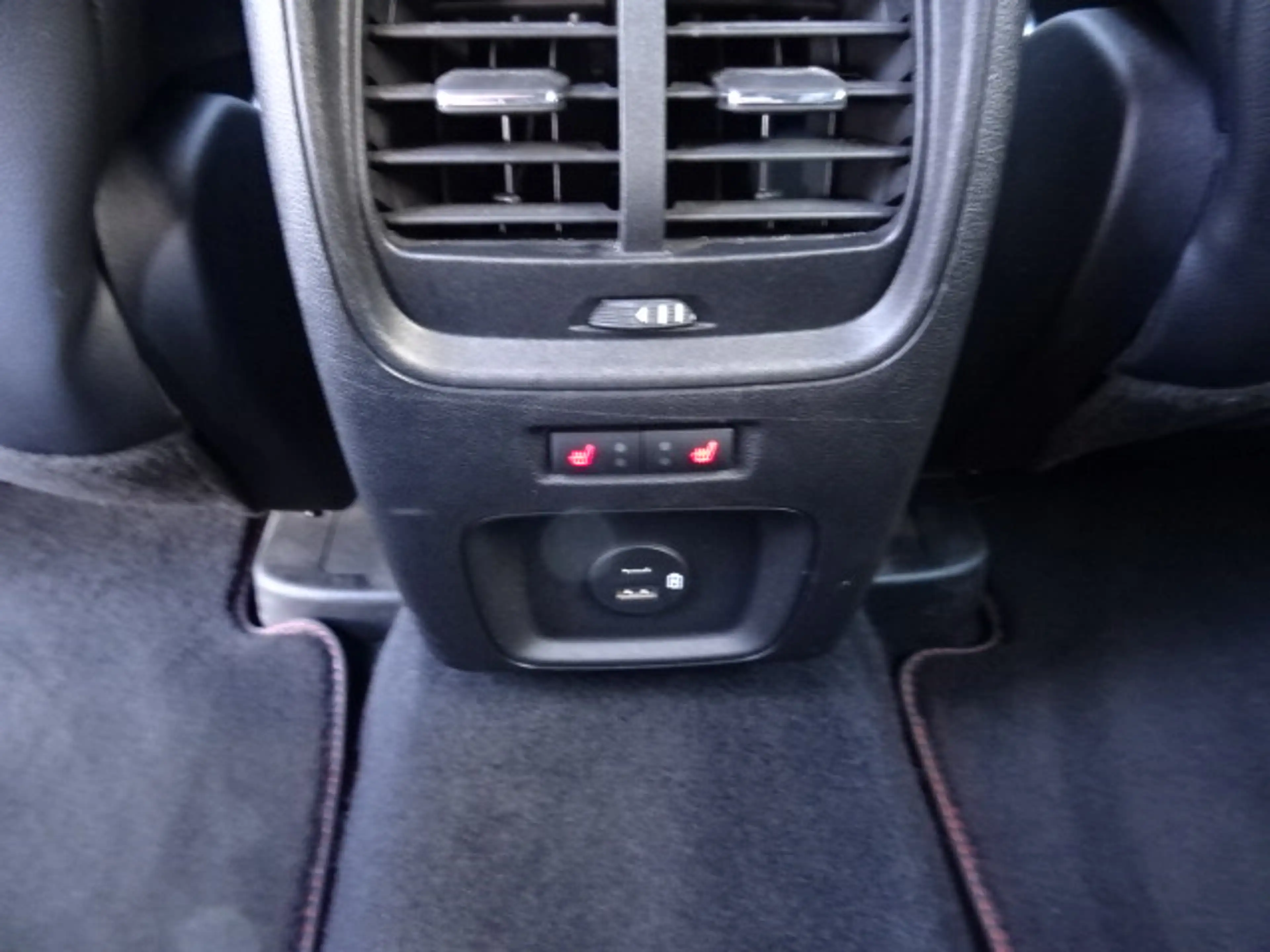 Ford Kuga 2.5 Plug-In Hybrid ST-Line X +HUD+AHK+LED+B&O — photo 9