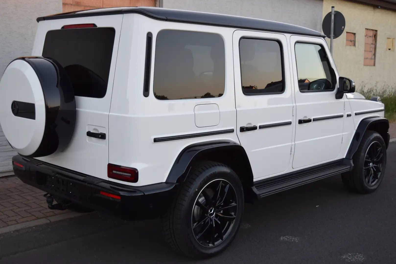 Mercedes-Benz G 450 G 450 d AMG Manufaktur Night Burmester Schiebedach Blanc - 2