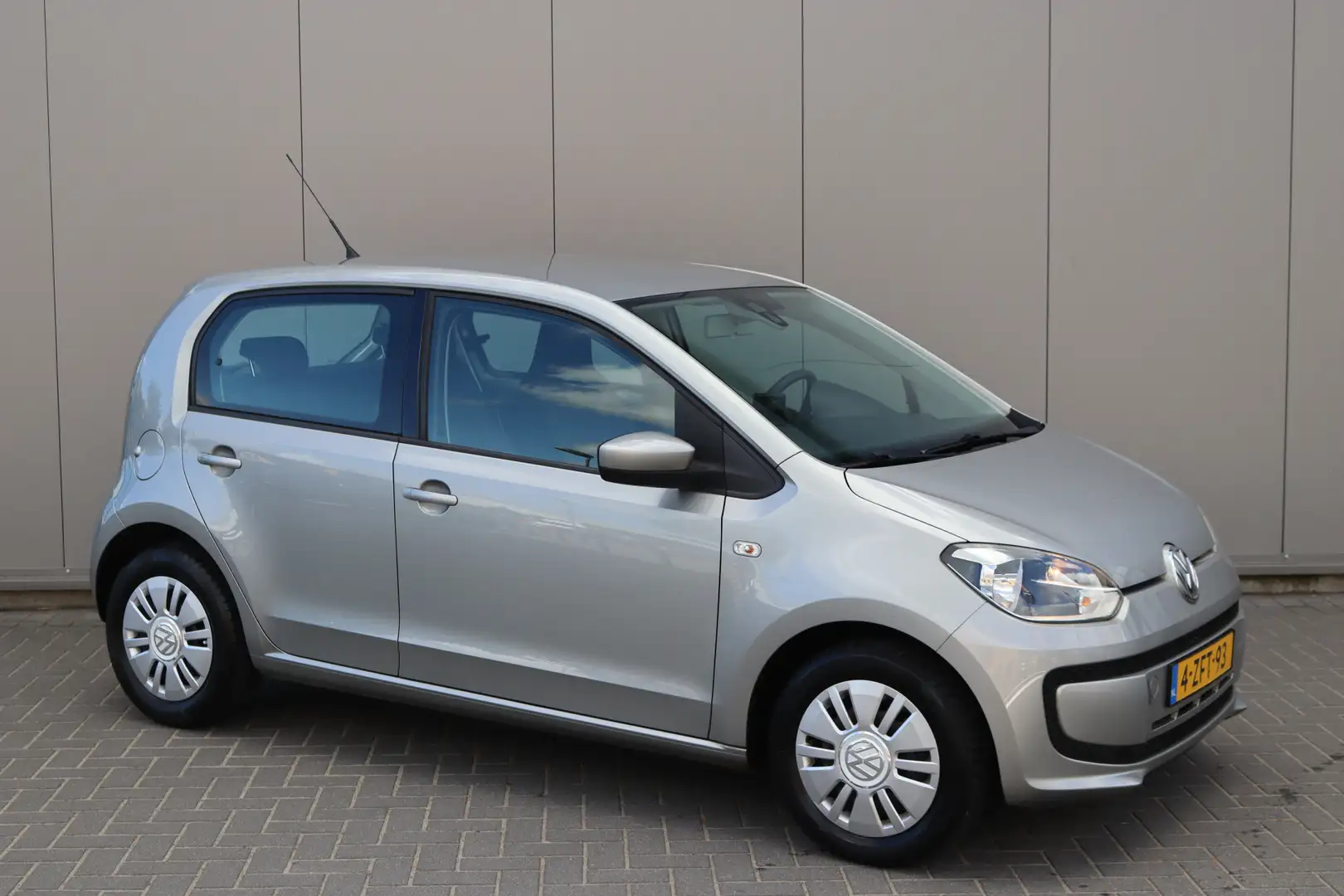 Volkswagen up! 1.0I move up! BlueMotion Elektr.-pakket/Bluetooth/ Gris - 2