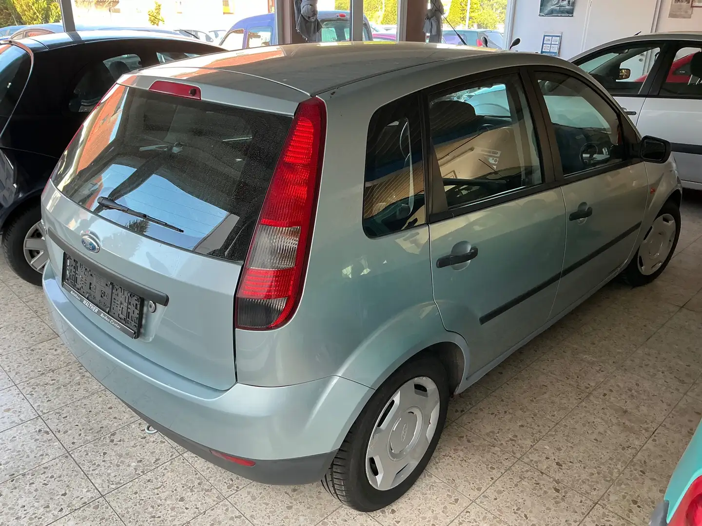 Ford Fiesta 1.3 Plateado - 2