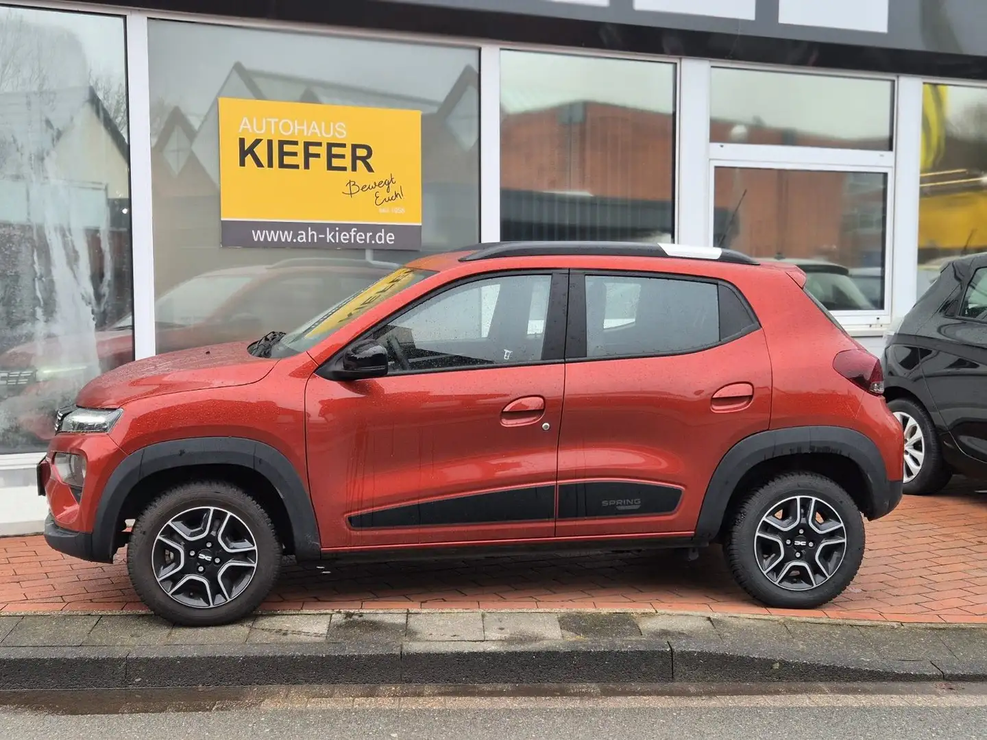 Dacia Spring Electric Expression 45 Navi CCS Rouge - 2