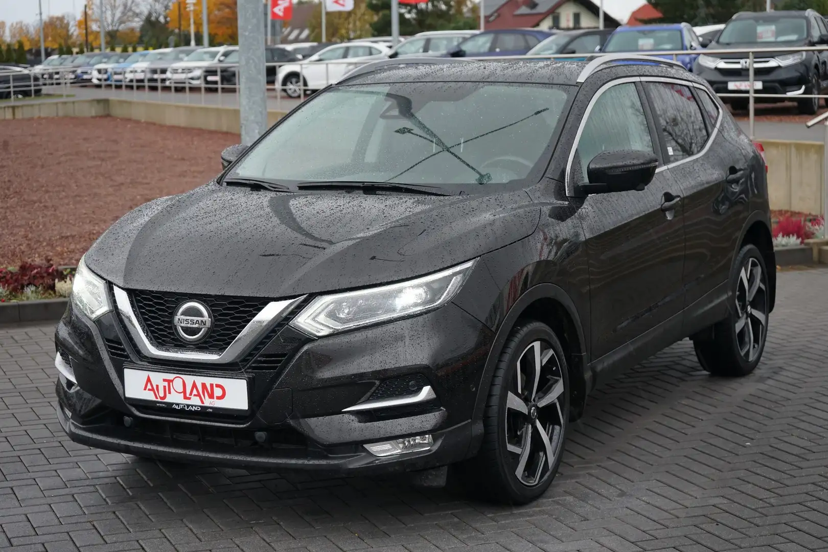 Nissan Qashqai 1.3 DIG-T LED Pano Navi 360° SHZ AHK Bose Schwarz - 2