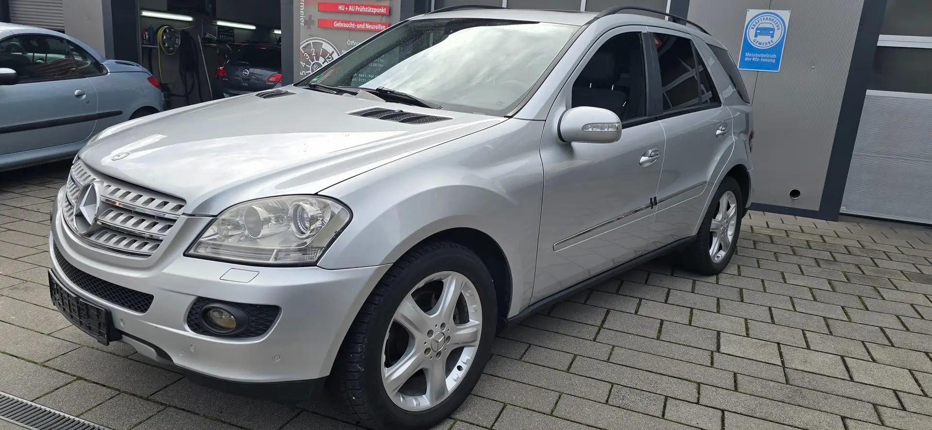 Mercedes-Benz ML 320 ML 320 CDI (164.122) Grau - 1