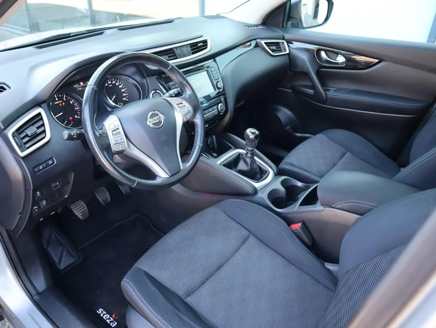 Nissan Qashqai 1.2 Connect Edition / Trekhaak / Camera / Navigati Grijs - 2