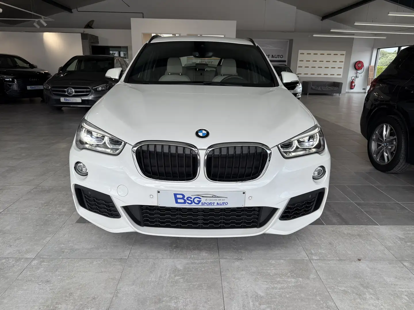 BMW X1 1.5iA sDrive18//PACK M///77.000kms!!! automatique Fehér - 2