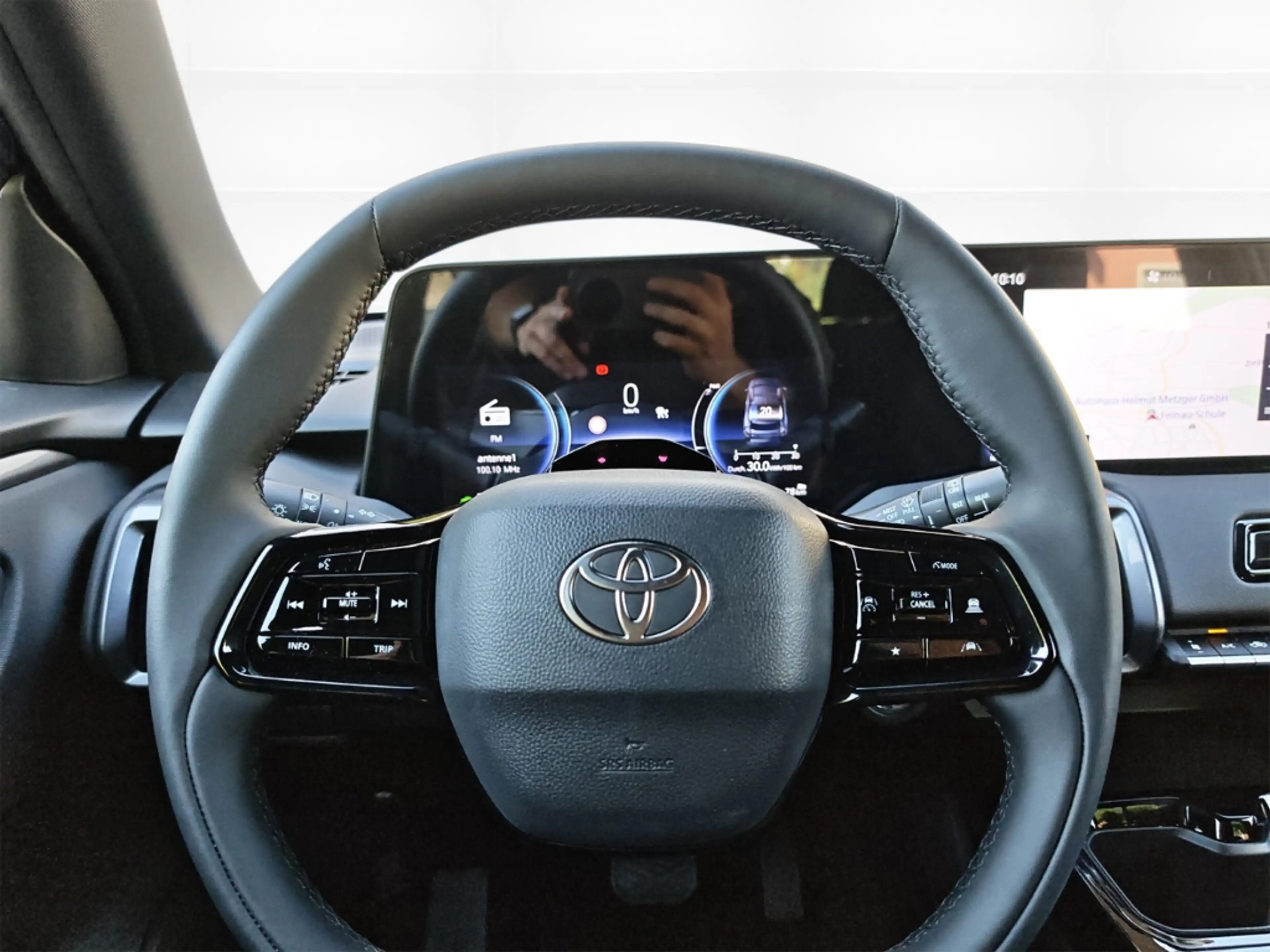 Toyota Urban Cruiser Teamplayer 4x2 61kWh +Sitzheizung +Kamera — photo 12