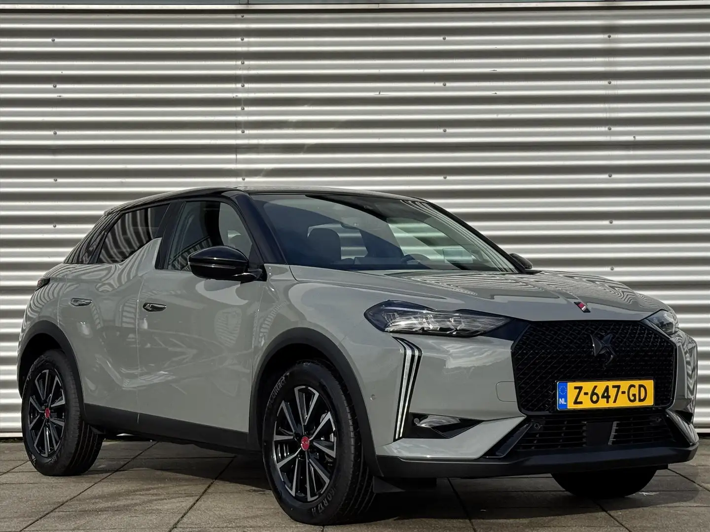 DS Automobiles DS 3 1.2 PureTech 130pk Automaat I Performance Line I N Grau - 2