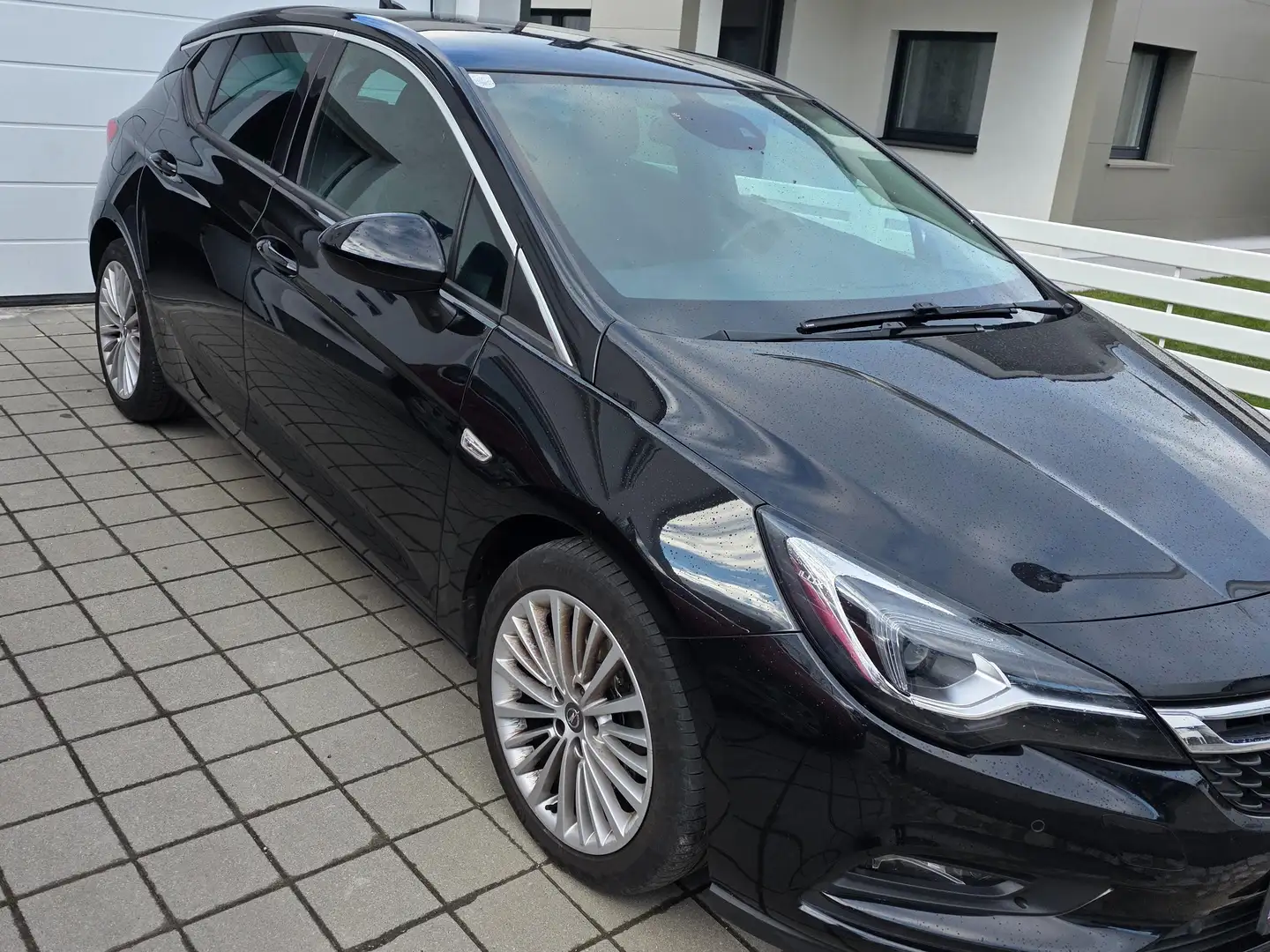 Opel Astra Astra 1,6 CDTI Ecotec Innovation Schwarz - 1
