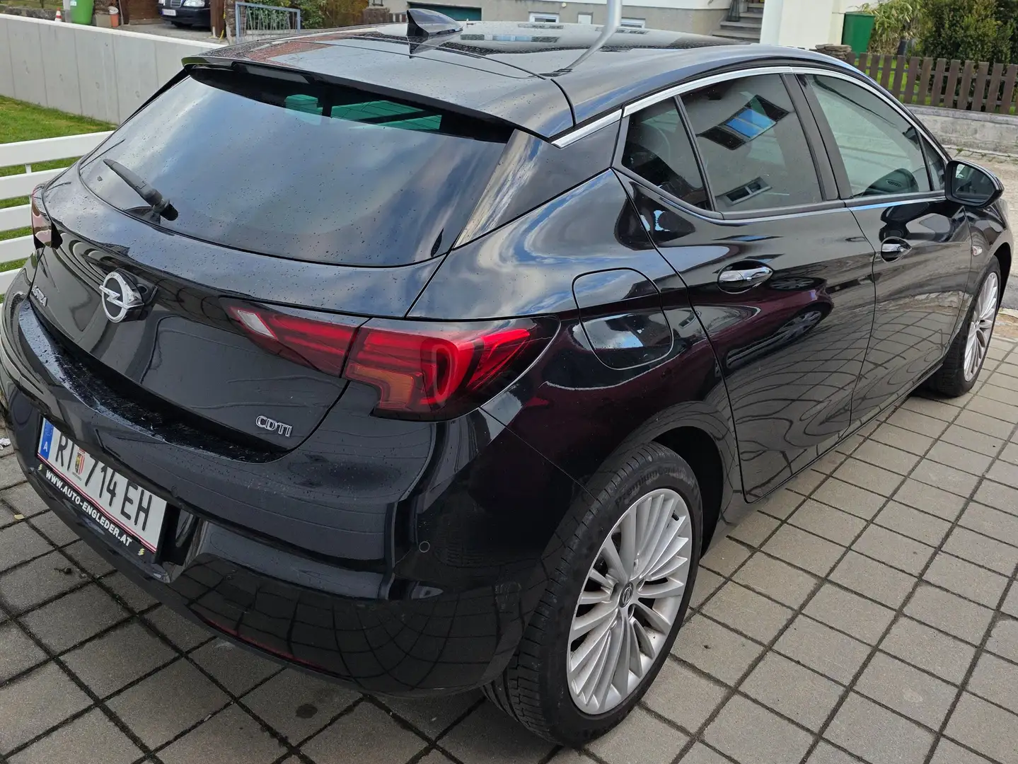 Opel Astra Astra 1,6 CDTI Ecotec Innovation Schwarz - 2