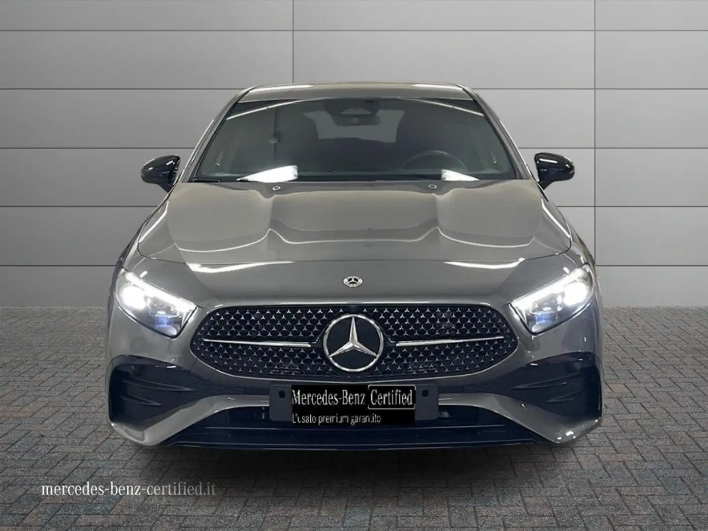 Mercedes-Benz A 180 180 AMG Line Advanced Plus auto Grijs - 2
