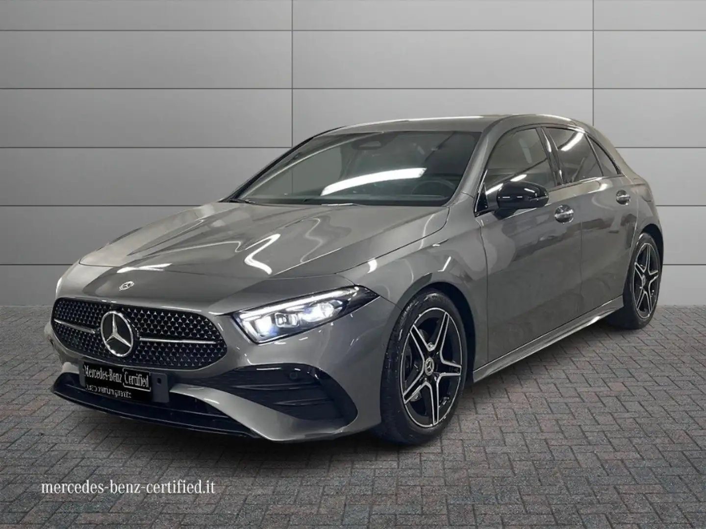 Mercedes-Benz A 180 180 AMG Line Advanced Plus auto Grijs - 1
