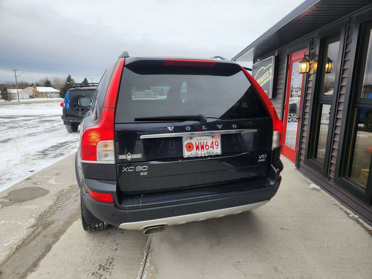2010 Volvo XC90 R-Design alt 3