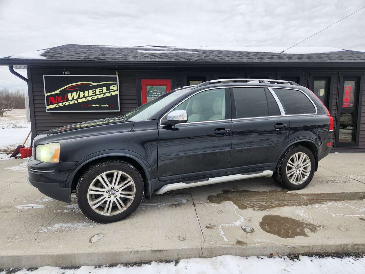 2010 Volvo XC90 R-Design alt 2