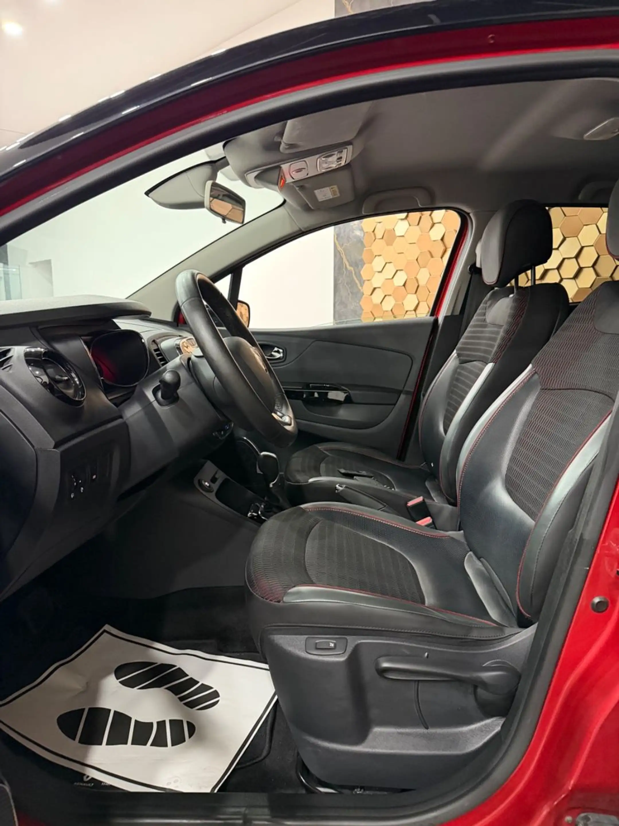 Renault Captur 1.5 XMOD /Automatik/Kamera/Navi/ — photo 11
