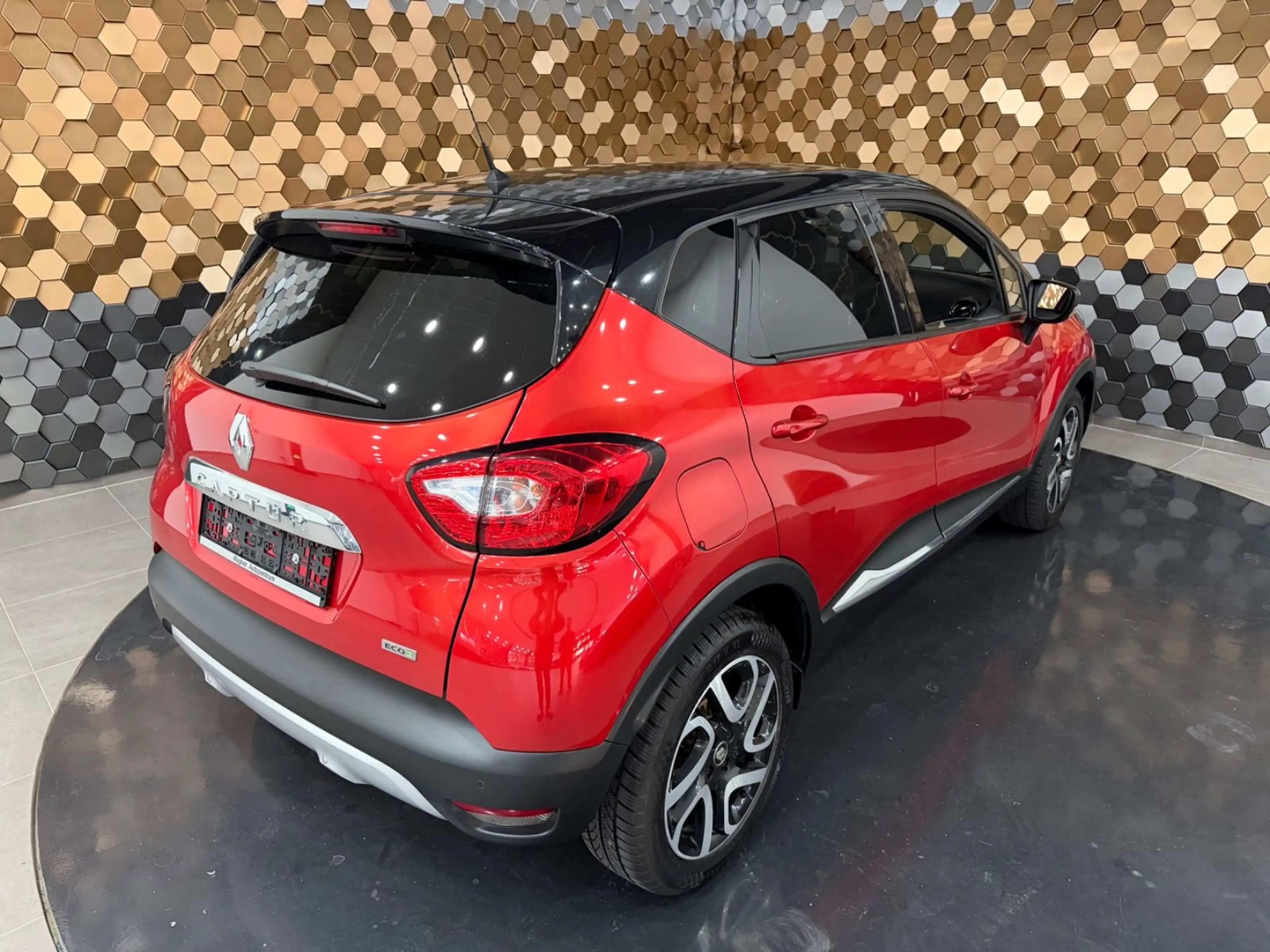 Renault Captur 1.5 XMOD /Automatik/Kamera/Navi/ — photo 2