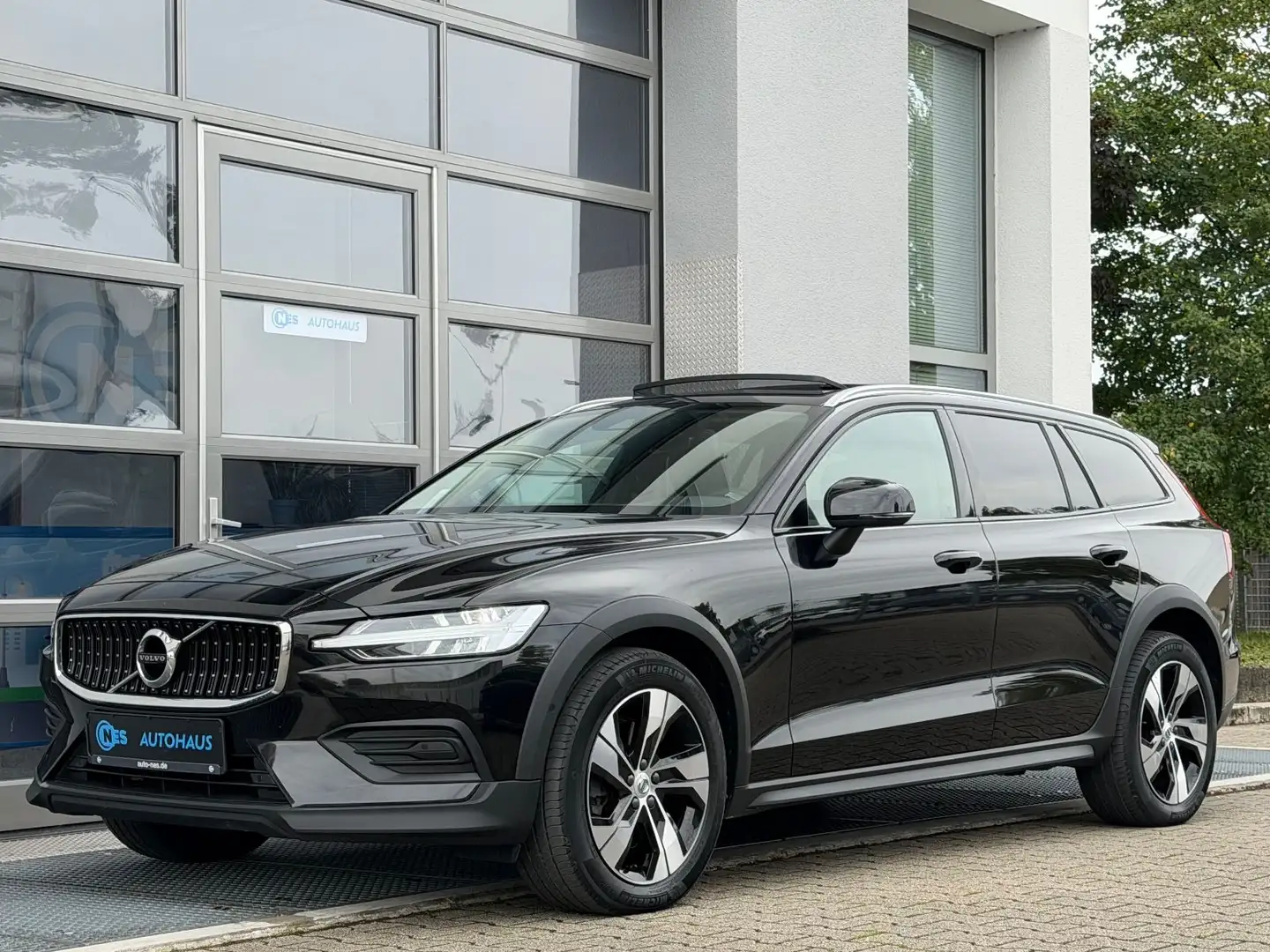 Volvo V60 Cross Country V60 CROSS COUNTRY B4 D AWD*LEDER*PANORAMA*KAMERA Negro - 1