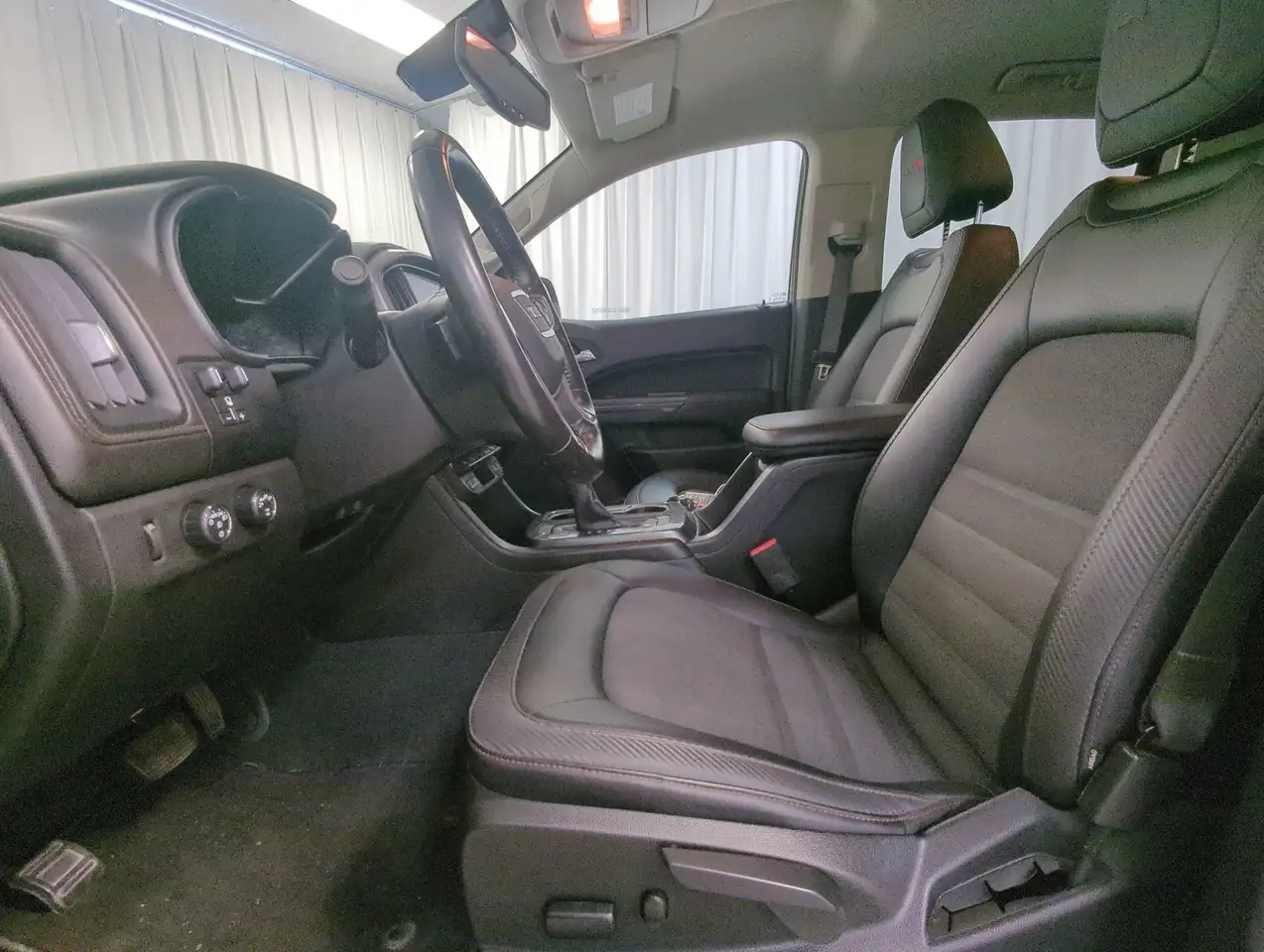 GMC Canyon photo GMC Canyon