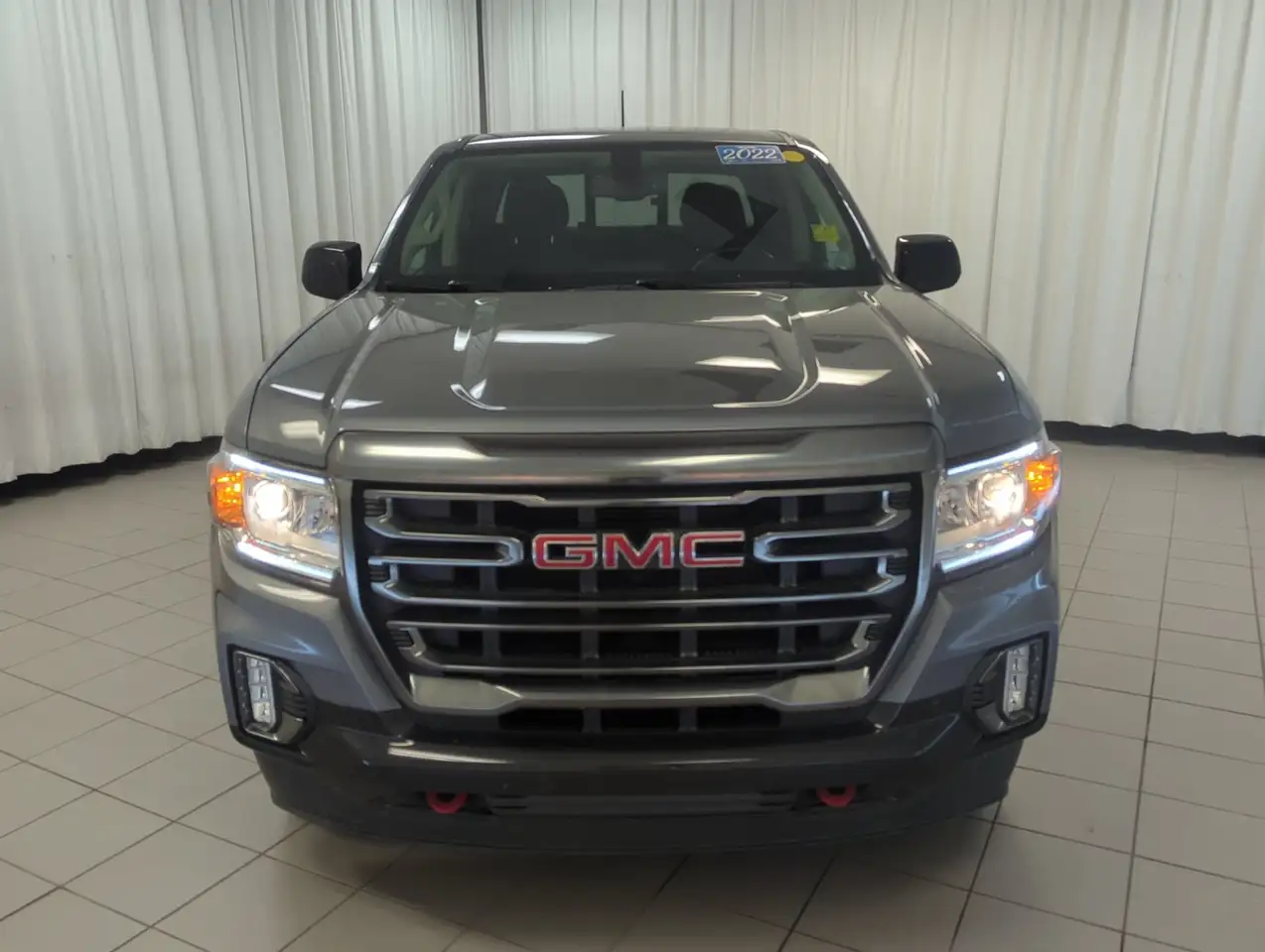 GMC Canyon photo GMC Canyon