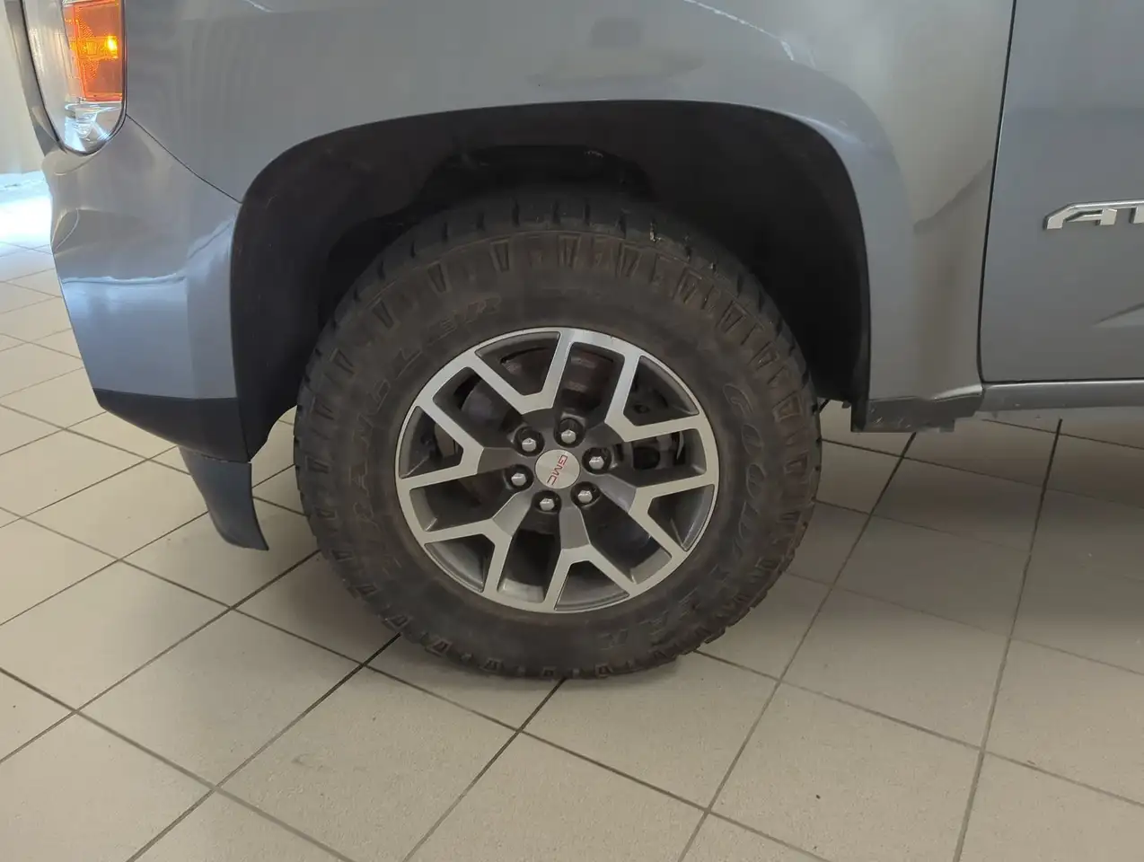 GMC Canyon photo GMC Canyon