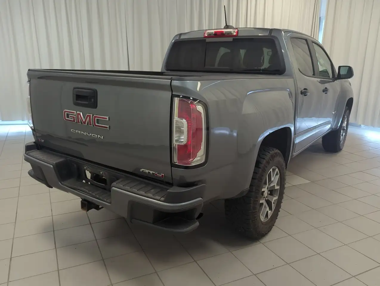 GMC Canyon photo GMC Canyon