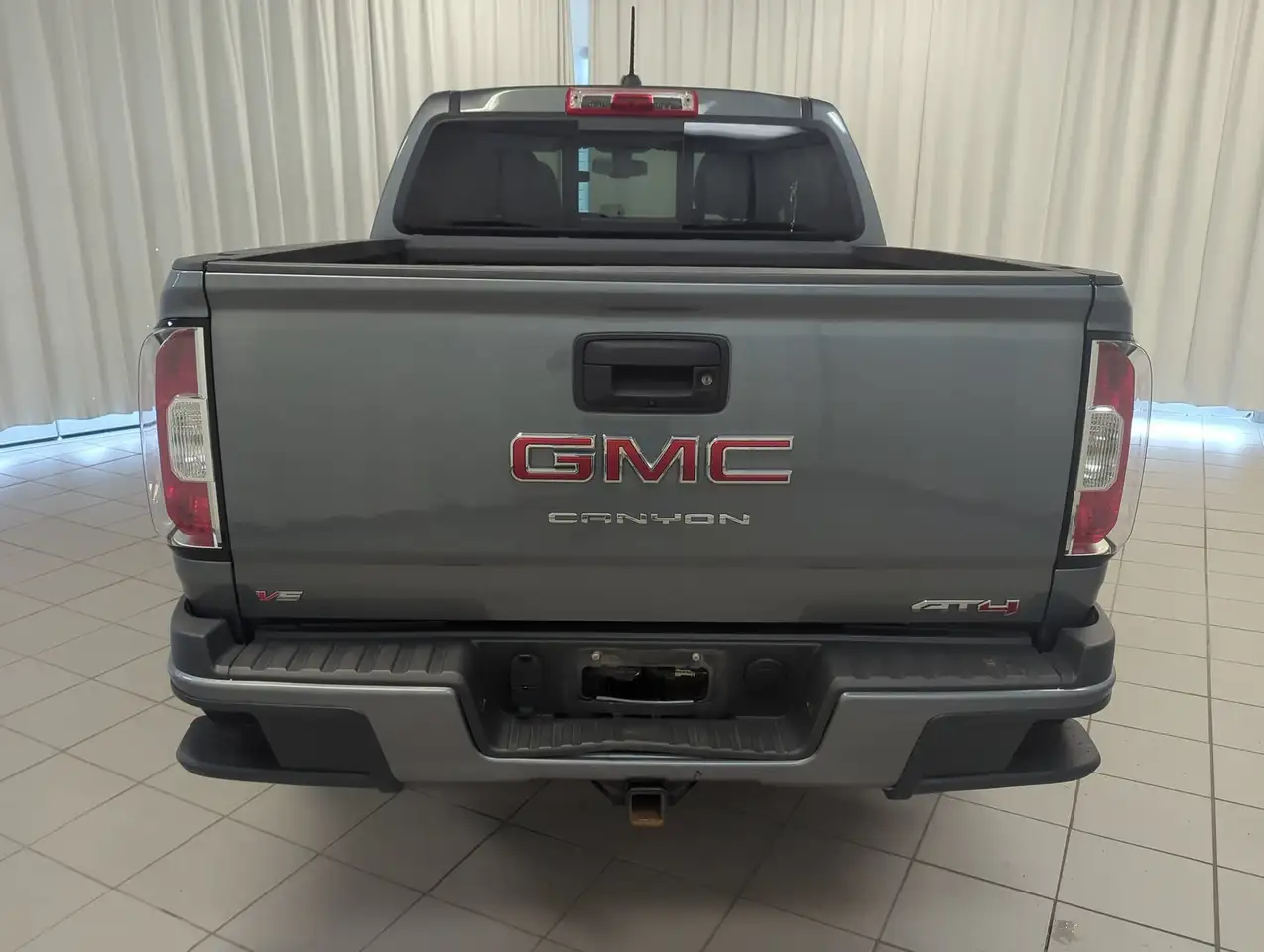 GMC Canyon photo GMC Canyon